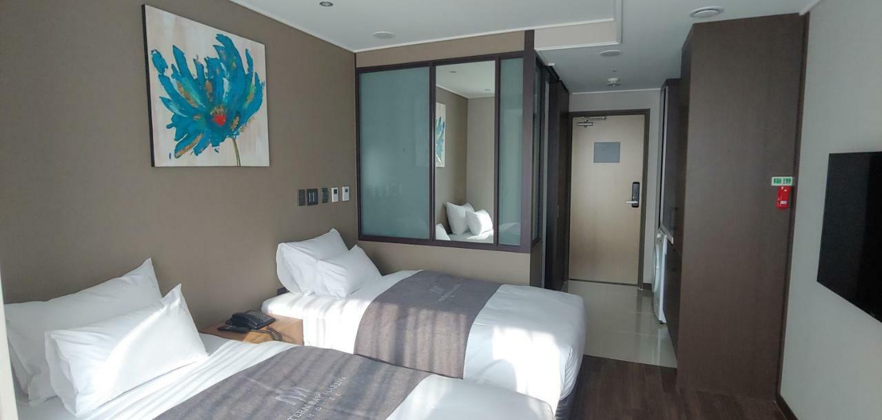 Western Bay Marina Hotel Pyeongtaek Exterior foto